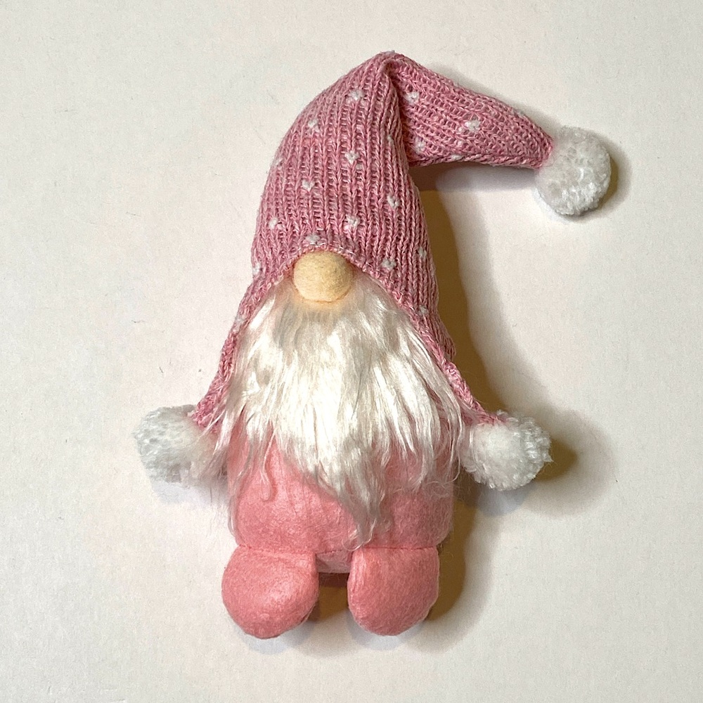 Pink heart and white gnome decor NEW Valentine’s Day or winter theme